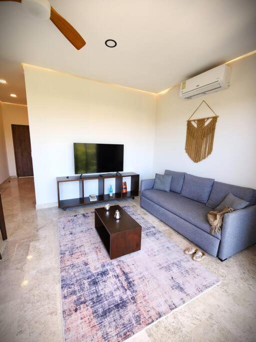 Giada Towers La Veleta - 1 Bdr - Roof & Pool Apartment